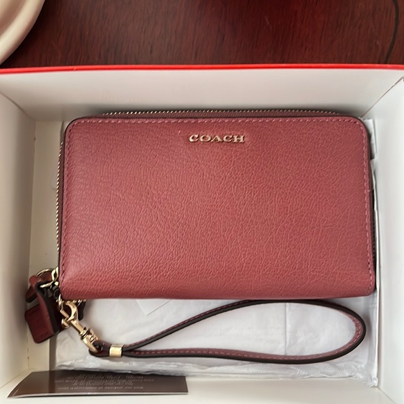 Coach wristlet phone wallet - Sorry sold out! - Picture 3 of 16
